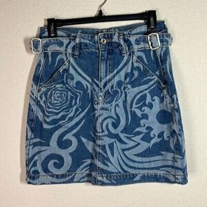 NEW Topshop Womens‎ Laser Print Denim Mini Skirt Size 6 Blue Side Buckle